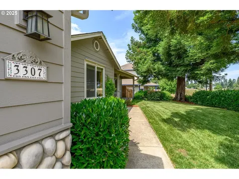3307 NE Grandhaven Drive Mcminnville OR 97128