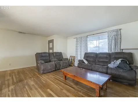 4744 Nina Avenue SE Salem OR 97302