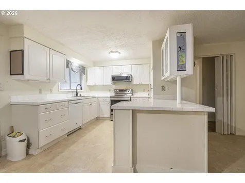4744 Nina Avenue SE Salem OR 97302