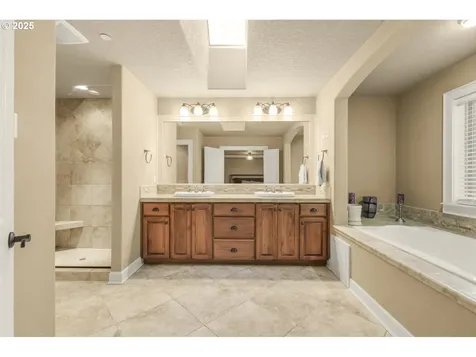 18270 SW Santoro Drive Beaverton OR 97007
