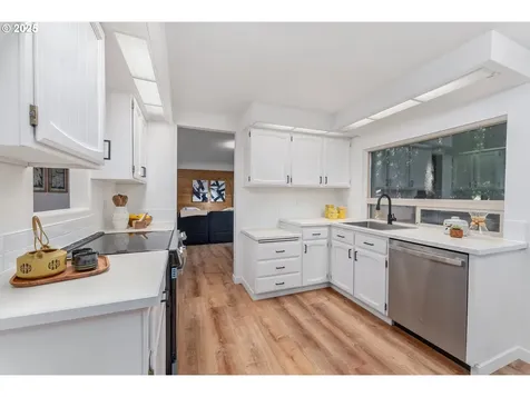 9880 SW 135th Avenue Beaverton OR 97008