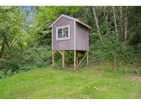 3850 Westwood Drive Tillamook OR 97141