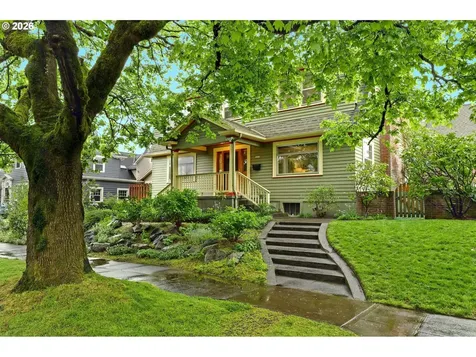 3829 NE 28th Avenue Portland OR 97212