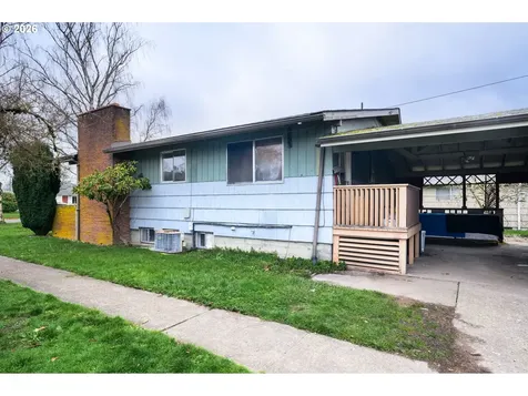 1704 10th Avenue Longview WA 98632