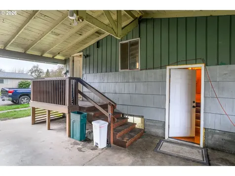 1704 10th Avenue Longview WA 98632