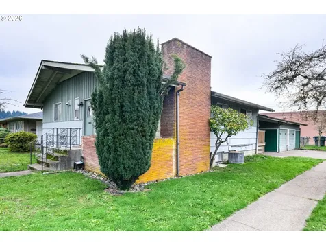 1704 10th Avenue Longview WA 98632