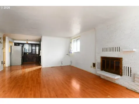 1704 10th Avenue Longview WA 98632