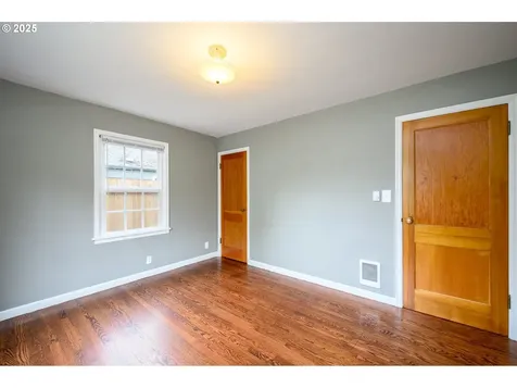 1020 NE 5th Street Mcminnville OR 97128