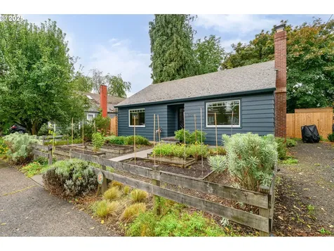 1020 NE 5th Street Mcminnville OR 97128