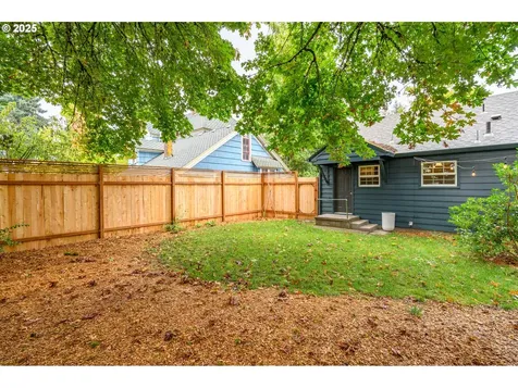 1020 NE 5th Street Mcminnville OR 97128
