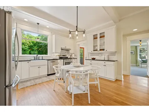 1520 SE 54th Avenue Portland OR 97215