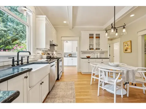 1520 SE 54th Avenue Portland OR 97215