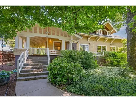 1520 SE 54th Avenue Portland OR 97215