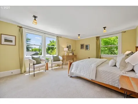 1520 SE 54th Avenue Portland OR 97215