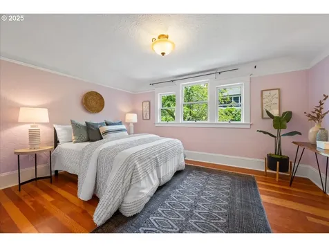 1520 SE 54th Avenue Portland OR 97215
