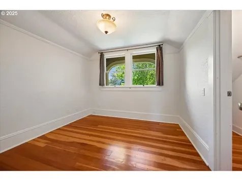 1520 SE 54th Avenue Portland OR 97215