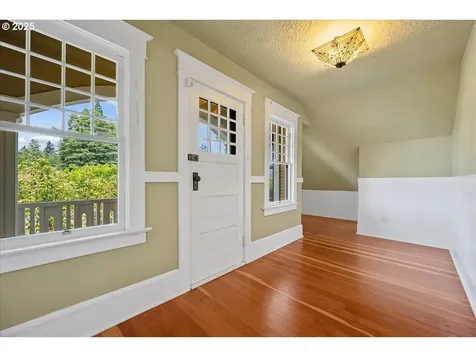 1520 SE 54th Avenue Portland OR 97215