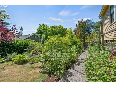 1520 SE 54th Avenue Portland OR 97215