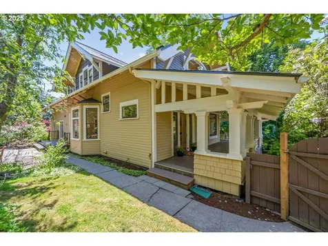 1520 SE 54th Avenue Portland OR 97215