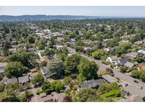 1520 SE 54th Avenue Portland OR 97215