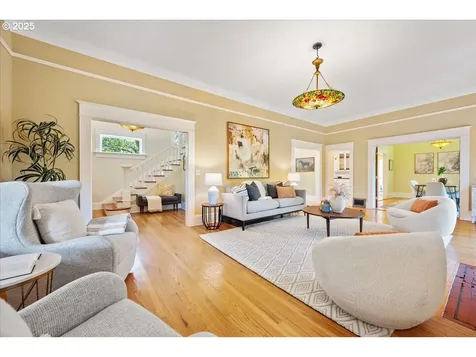 1520 SE 54th Avenue Portland OR 97215