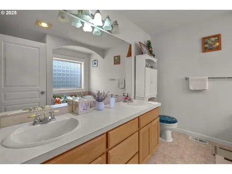 19108 Sunrise Way Oregon City OR 97045