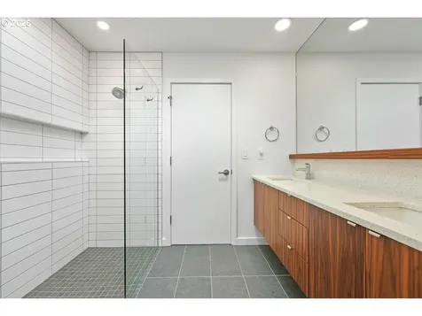 6342 NE 33rd Avenue Portland OR 97211