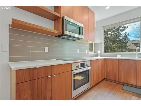 6342 NE 33rd Avenue Portland OR 97211