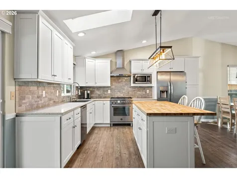 21140 NW Cannes Drive Portland OR 97229