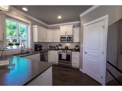 993 Tyson Lane Eugene OR 97404