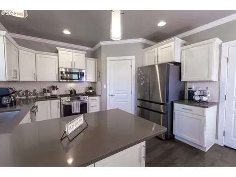 993 Tyson Lane Eugene OR 97404