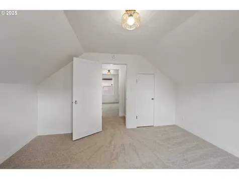 904 NE 78th Avenue Portland OR 97213