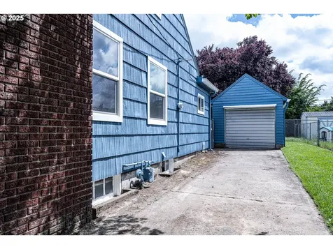 904 NE 78th Avenue Portland OR 97213