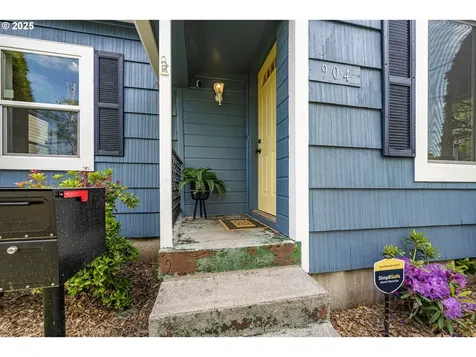 904 NE 78th Avenue Portland OR 97213