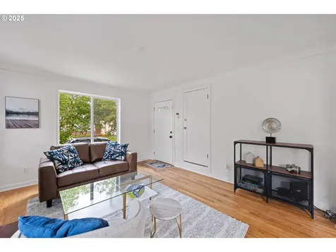 904 NE 78th Avenue Portland OR 97213