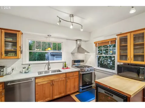 1917 NE Fremont Street Portland OR 97212