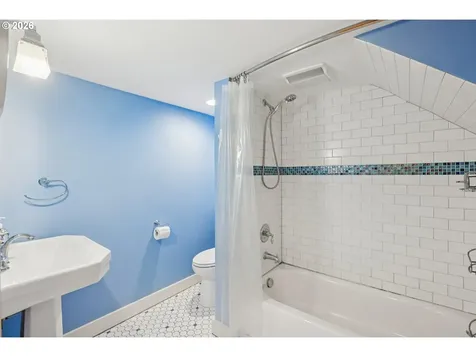 2715 NE 38th Avenue Portland OR 97212