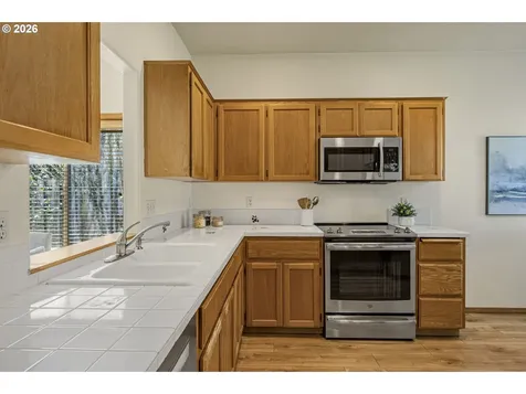438 SE 71st Place Hillsboro OR 97123