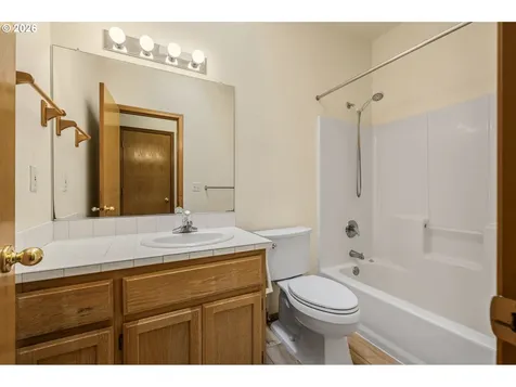 438 SE 71st Place Hillsboro OR 97123