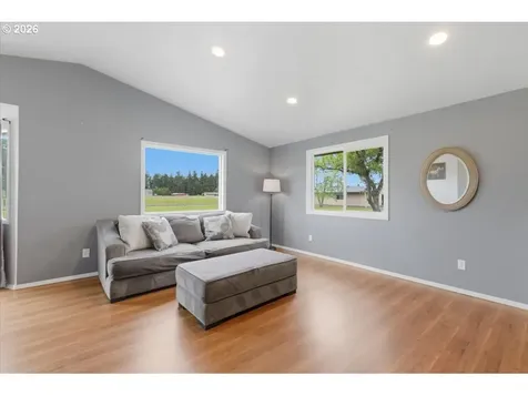 39129 Groshong Road NE Albany OR 97321
