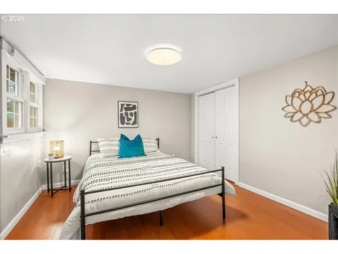 5916 SE Knapp Street Portland OR 97206