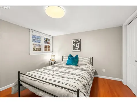 5916 SE Knapp Street Portland OR 97206