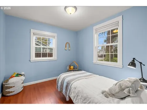 5916 SE Knapp Street Portland OR 97206