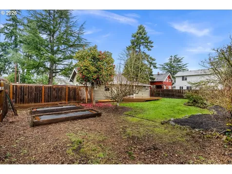 5916 SE Knapp Street Portland OR 97206