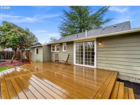 5916 SE Knapp Street Portland OR 97206