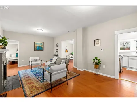 5916 SE Knapp Street Portland OR 97206
