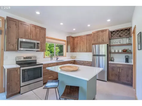 45955 Goodpasture Road Vida OR 97488