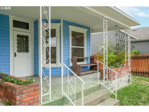601 S Water Street Silverton OR 97381