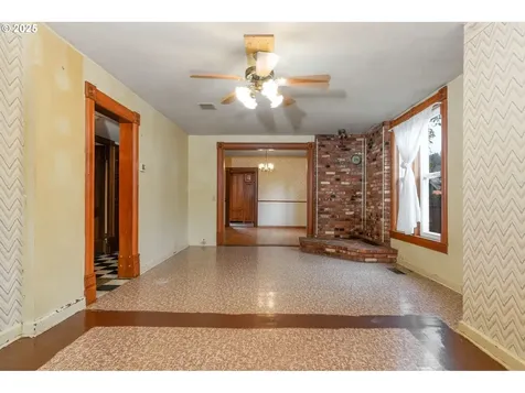 601 S Water Street Silverton OR 97381