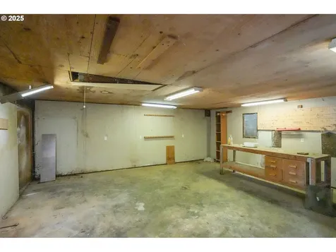 601 S Water Street Silverton OR 97381
